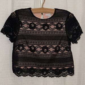 H&M XS Black Ivory Lining Lace Back Keyhole Short Sleeve Formal Crop Top